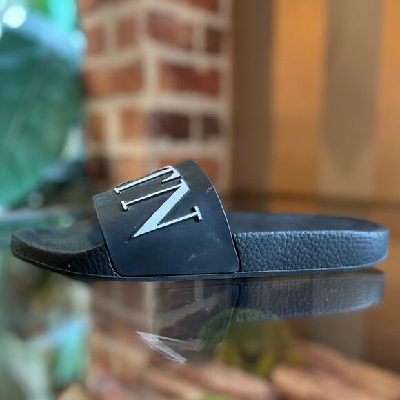 VALENTINO Black Rubber Logo Slides SZ 41 (11 US) - Picture 1 of 9